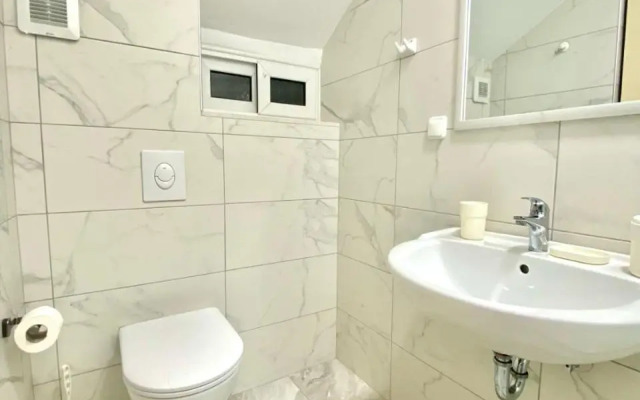 Foti Rooms