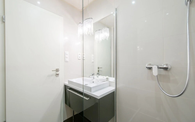 Oasis Apartments - Liberty Bridge