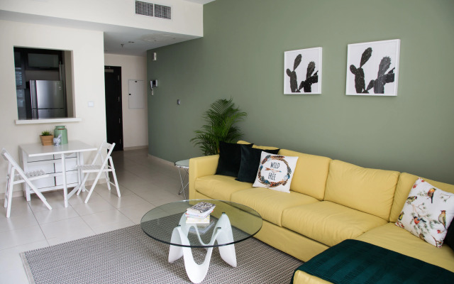 Apartment With Stunning Views In Dubai Marina