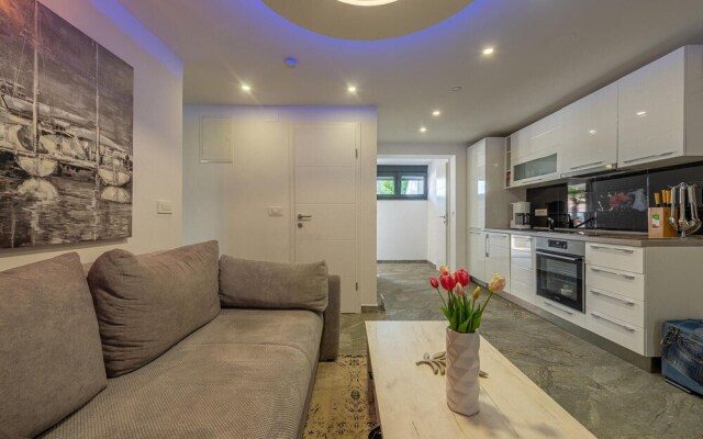 Beautiful Home in Vir With 4 Bedrooms and Wifi