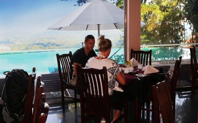 Randholee Resort & Spa