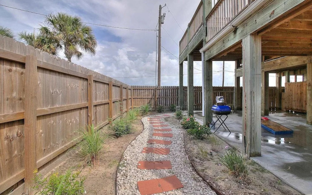 Spacious & Pet Friendly + Game Room Sleeps 10