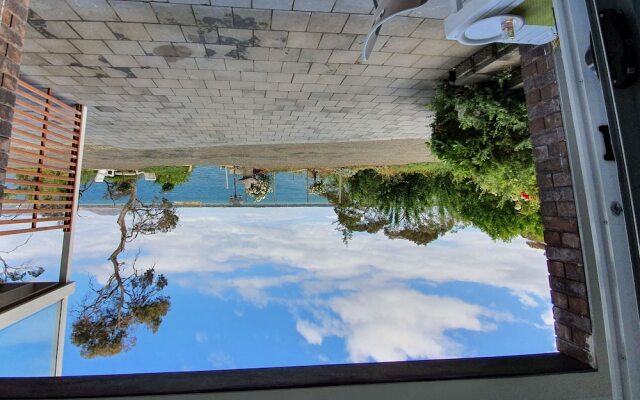 Applebay Guest House