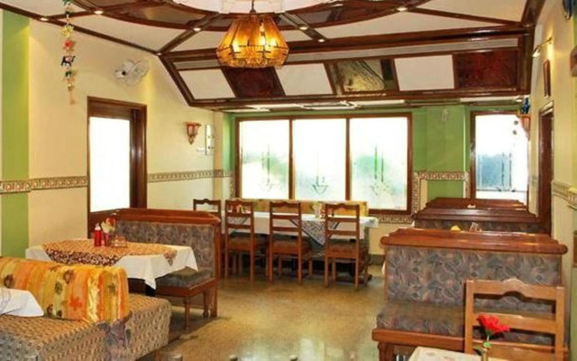 Hotel Bani Park Palace