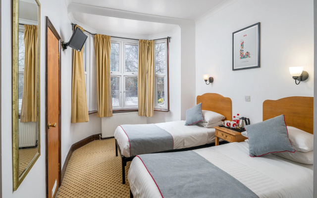 OYO Abbey Hotel, London Shepherd's Bush Market