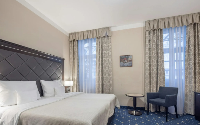 Pytloun Old Armoury Hotel Prague