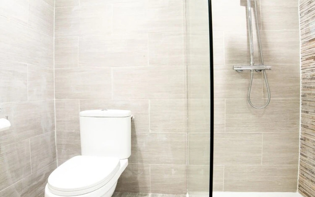 OYO White Horse Lodge Hotel