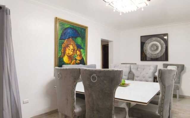 8 Bedrooms Penthouse, Jacuzzi & Private Terrace