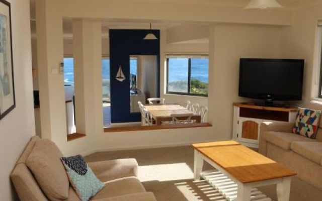 Ocean Views' 4 Ocean Street - air conditioned luxury with beautiful ocean views – Guest Rooms – Fishermans Bay