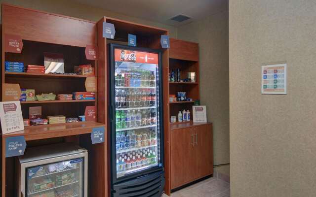 Quality Suites Near Cedar Creek Lake