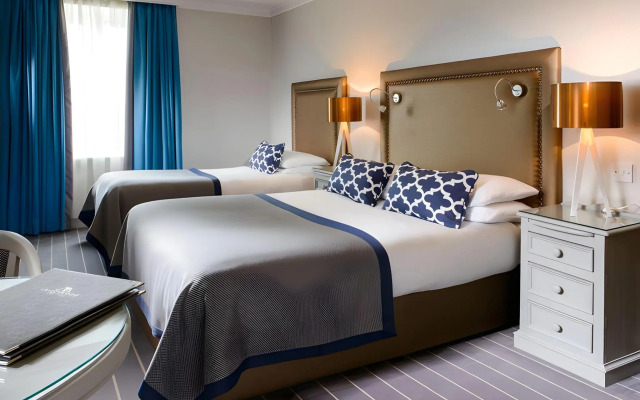 Meadowlands Hotel