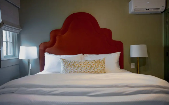 The Woodward Hotel