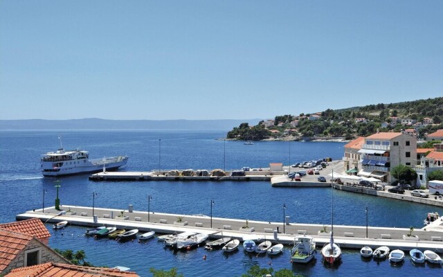 Nice Apartment in Selca With 2 Bedrooms and Wifi