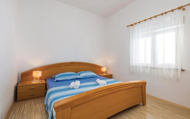 Stunning Apartment in Lukovo Sugarje With 2 Bedrooms