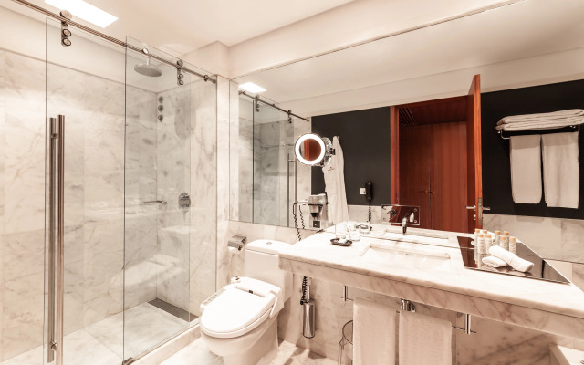 Convento do Espinheiro, Historic Hotel & Spa