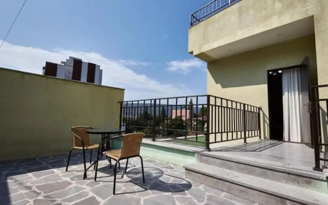 Gold Line Hotel