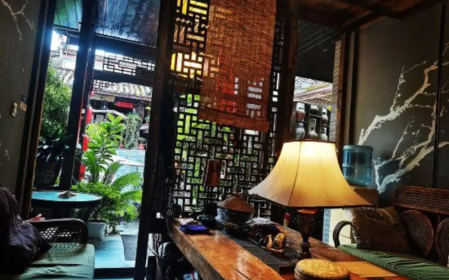 Shihong Inn