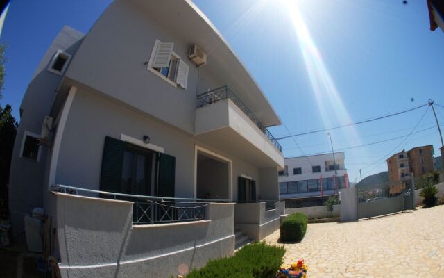 Tiku's Apartments