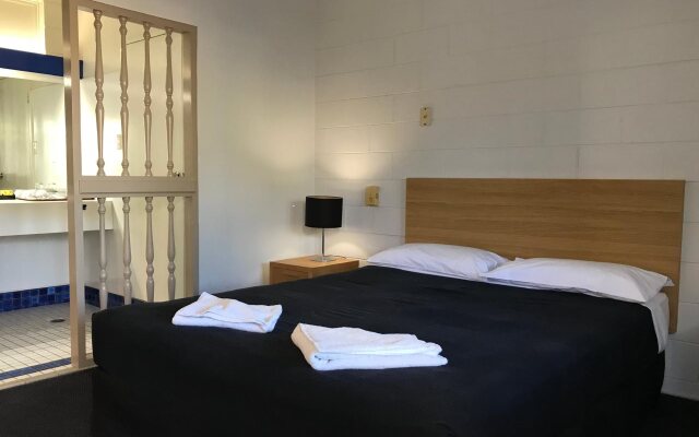 Q Express Motel