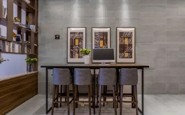 Homeinn Plus Hotel (Kunming  Dashanghui )