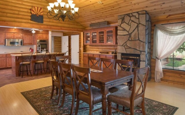 Quarter Horse Inn / Orchid Room