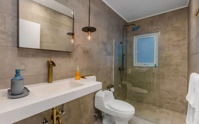 Boca Catalina 2 Boca Catalina Modern 2bd-2bath-steps to Beach
