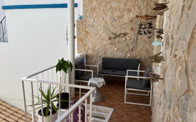 Fisherman's Beach Home 2BR 2BA AC Wi-Fi