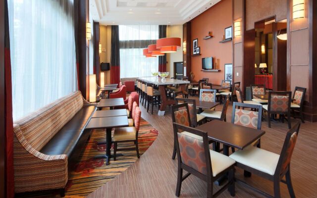 Hampton Inn & Suites Arlington Crystal City DCA