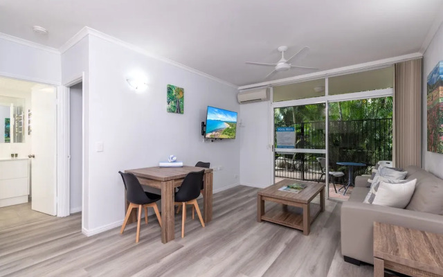 Seascape Holidays - Coral Apartments