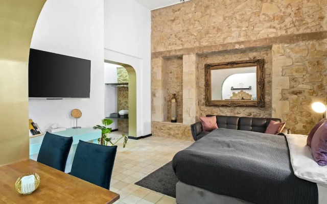 Helios Boutique Suites by La Finca Hotel