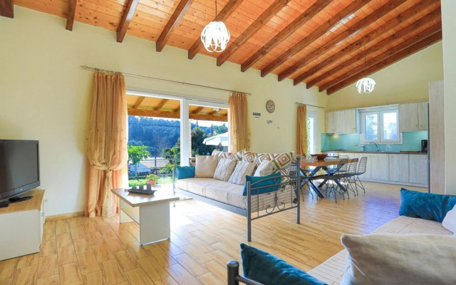 Green Family Villa in Agios Ioannis