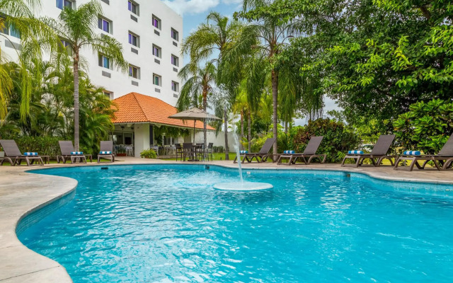 Comfort Inn Puerto Vallarta Golfside & Marina