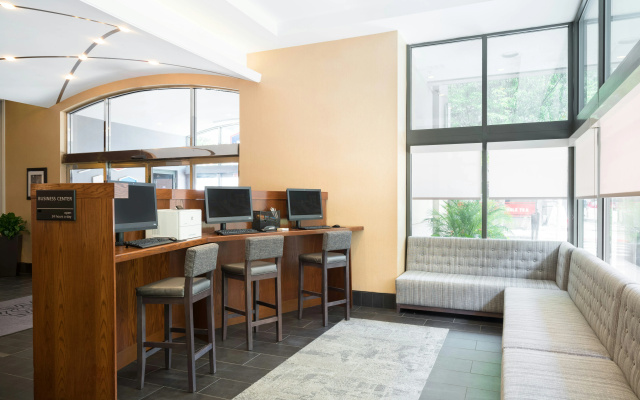 Hampton Inn Philadelphia Center City-Convention Center - Image 3