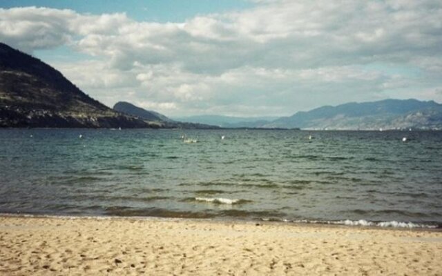 Snow Ridge by Apex Accommodations