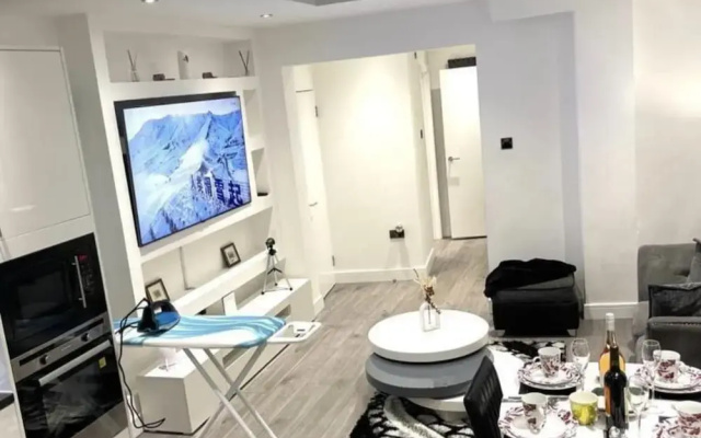 Uppamosluxurious London House With 4 Bedrooms