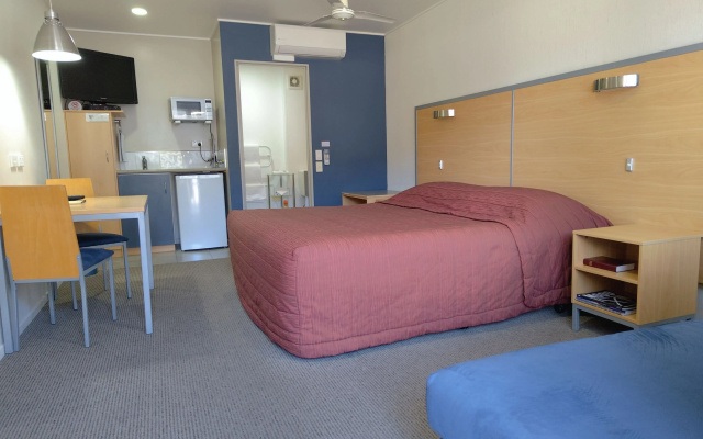 Landmark Manor Motel – Guest Rooms – New Plymouth