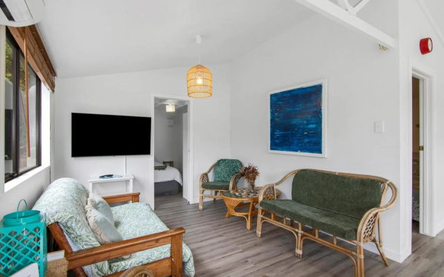 Thirsty Weta Belvue - Havelock Holiday Home – Guest Rooms – Anakiwa