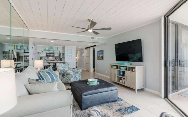 Beachfront Days Ocean View Condo Bliss