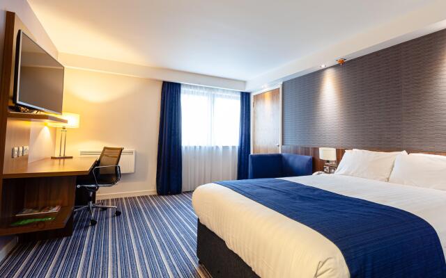 Holiday Inn Express Edinburgh Airport (ex Quality Edinburgh Airport Hotel)