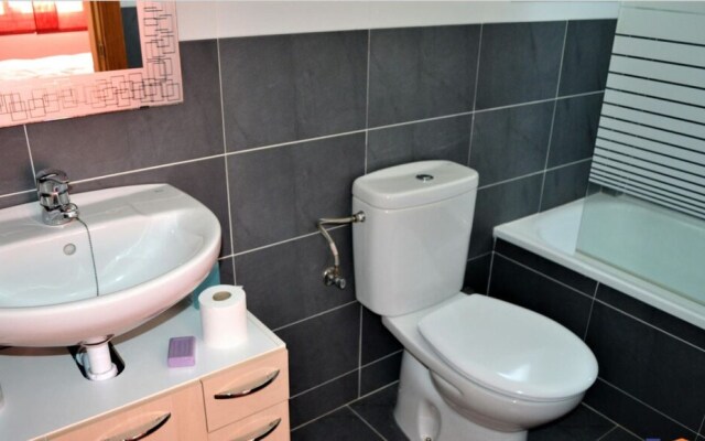 Apartment - 2 Bedrooms with Pool - 107760