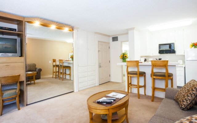 Oakwood Toluca Hills