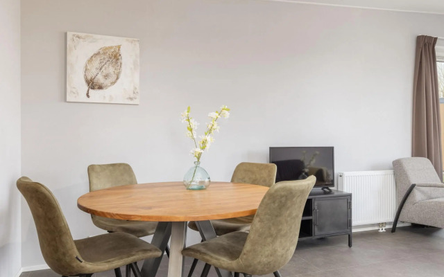 Premium Lodge Near Recreation Lake