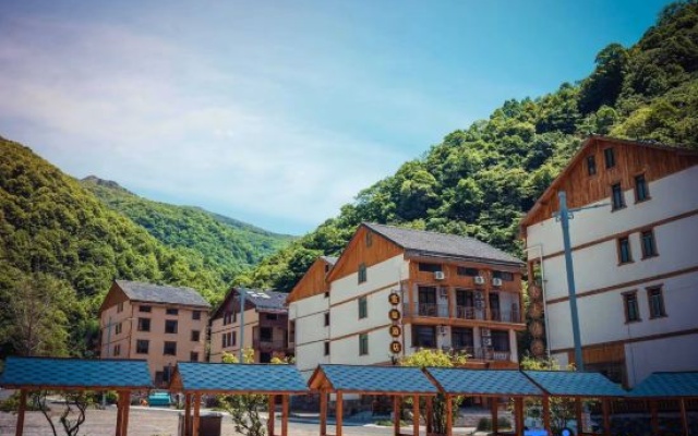 Jinhao Hotel – Outside – Shennongjia