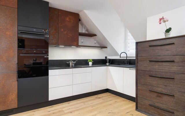 Apartment Kazimierz + Parking by Renters