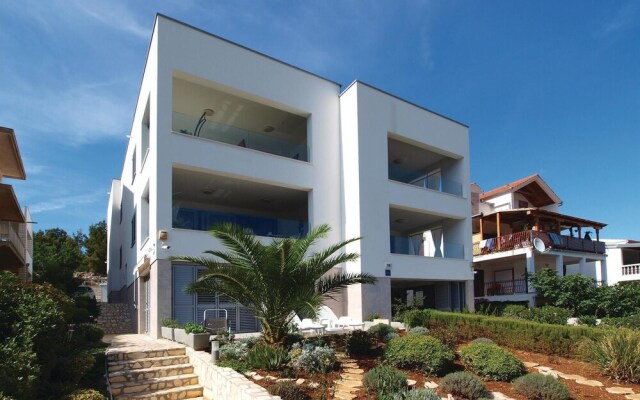 Amazing Home in Grebastica With Wifi and 2 Bedrooms