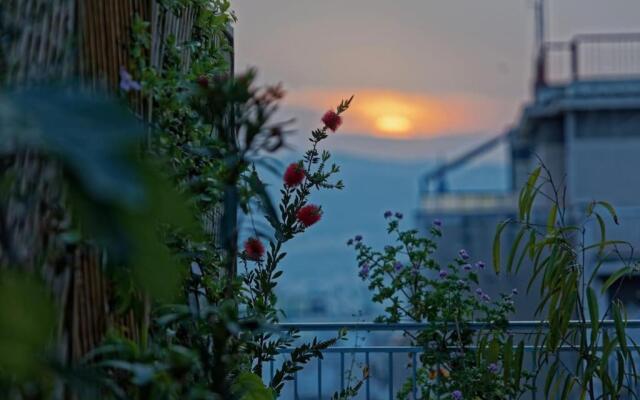 Athens noir: 1920s vibe on the East Mediterranean