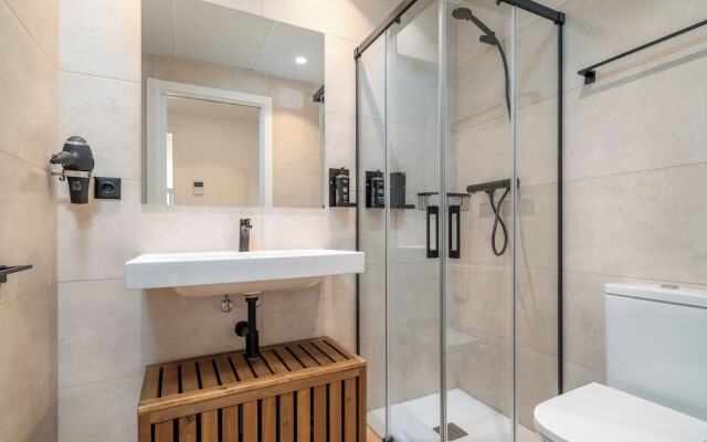 Limehome Barcelona Plaça Pirineus