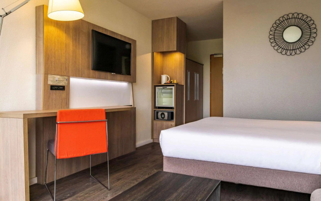 37 Lodge La Défense Courbevoie - Image 3