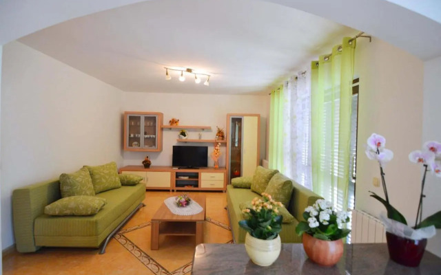 Garden Apartment Maria