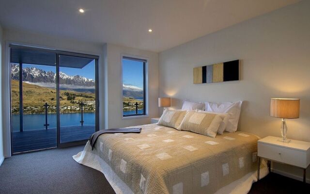 Bel Lago - every room with a lake view